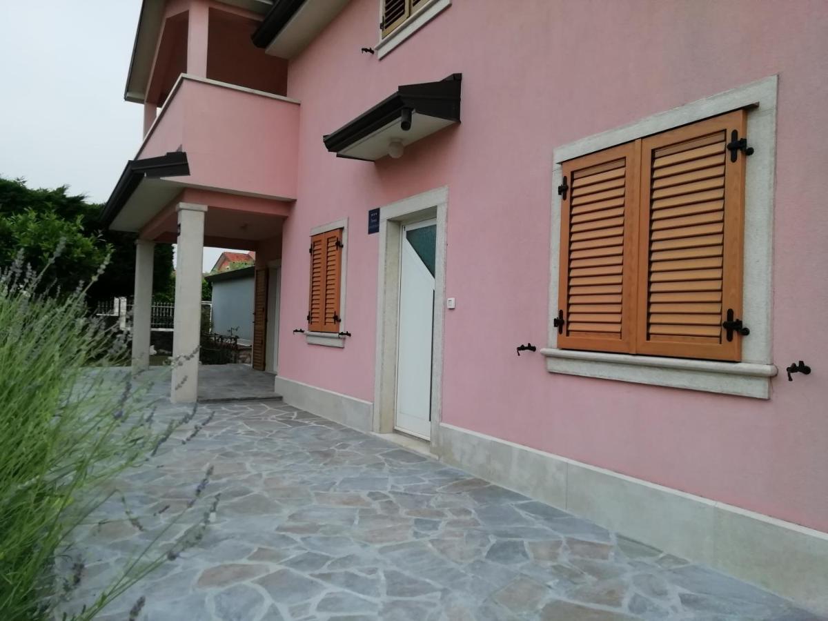 Apartmani Vesna Buje Ngoại thất bức ảnh