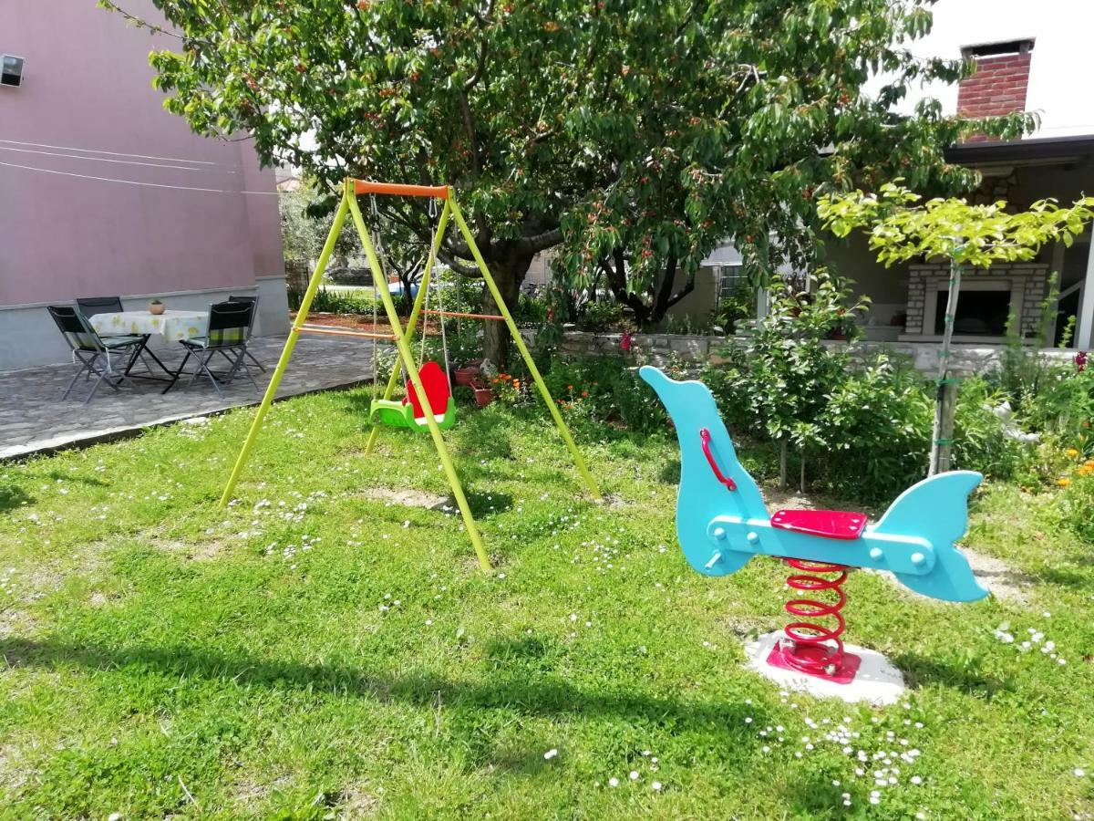 Apartmani Vesna Buje Ngoại thất bức ảnh